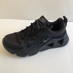 Nike womens Ryz 365 size 8.5
